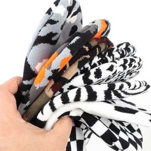 Gorro de Punto con Estampado de Leopardo, Cebra y Pata de Gallo Camuflado, Diseño de Moda Otoño Invierno 2024, para Hombre y Mujer - Product Image 3