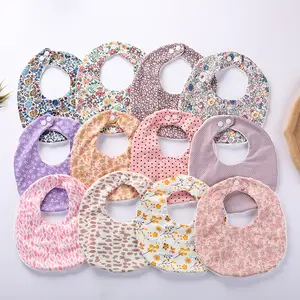 Babadores para bebê de 2023, babadores para meninas boho com ponto traseiro ajustável, botão, alimentação, banda floral, babadores para bebês com pontos minky