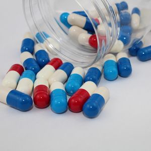 Popular Moringa cúrcuma alcachofa Silybum planta extracto complejo Cápsula dura - Product Image 1