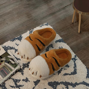Chaussons d'intérieur chauds et amusants pour femme, en peluche douce avec semelle EVA, motif patte de tigre de dessin animé, pour l'automne et l'hiver - Product Image 2