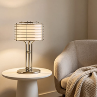 Lampe de table décorative LED en métal inoxydable, style nordique moderne et luxueux, pour salon et chambre à coucher
