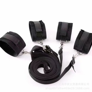Vente directe d'usine de harnais et de sangles de bondage pour femmes, y compris des jouets BDSM pour les mains et les pieds. - Product Image 4
