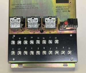 Módulo de quemadores múltiples W688A1037PUR original, completamente nuevo, <span class=keywords><strong>para</strong></span> PLC - Product Image 3