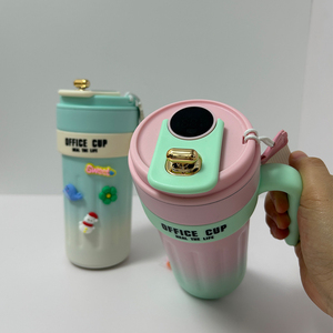 Mug de voyage intelligent en acier inoxydable 316 de 650 ml (22 oz) avec affichage de la température, dégradé, avec poignée et logo, pour le bureau et le café - Product Image 2