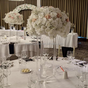 Nuova Collezione: Lussuosa Sfera di Rose Bianche Artificiali 5D in Seta di Alta Qualità, Grande 80cm, per Centrotavola e Decorazioni Nuziali - Product Image 4