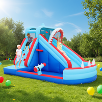 Château gonflable extérieur écologique pour enfants, thème requin, avec zone de saut et toboggan intégrés