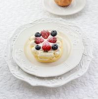 Service de vaisselle en céramique avec motif de muguet en relief européen, assiettes blanches en relief faites à la main pour les événements de mariage