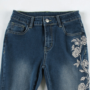 Jeans Retro Y2K para Mujer, Jeans Holgados con Bordado Floral, Pantalones Vaqueros Vintage de los Años 2000, Cintura Baja, Corte Acampanado, Pantalones Básicos de Estilo Urbano - Product Image 3