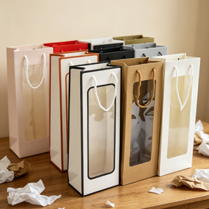 Sac fourre-tout de luxe en papier kraft avec fenêtre longue et transparente pour bouteille de vin unique – Emballage cadeau - Product Image 4