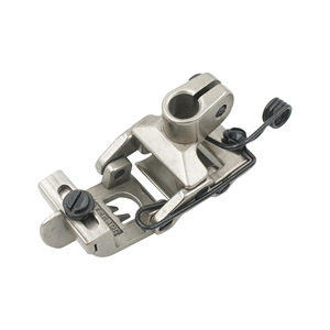 Prensatelas Sewingstar KT664PC para máquina de coser overlock de tres agujas y cinco hilos, pieza de equipo para procesamiento de prendas. - Product Image 1