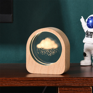 Marcos de fotos de cristal 3D personalizados al por mayor baratos con luces dentro de la lámpara de mesa de madera para la decoración del hogar - Product Image 5