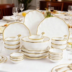 NOUVEAU – Ensemble de vaisselle en céramique dorée : assiettes rondes, assiettes à salade, assiettes à dessert, bols à soupe, tasses à café, couverts – Idéal pour l'hôtellerie - Product Image 5