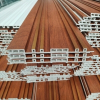 Nuevo Modelo de Panel de Pared Acanalado Geométrico Moderno, Revestimiento de Madera y Plástico Compuesto (WPC), Panel para Techo y Pared