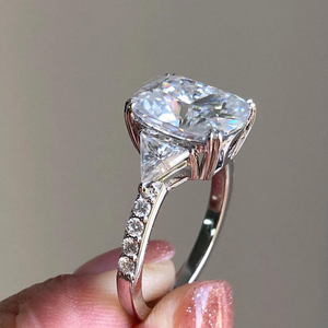 Anillo de diamante de corte de cojín cultivado en laboratorio de 4,20 quilates, oro blanco de 14K con chapado en rodio, joyería de boda de compromiso - Product Image 3