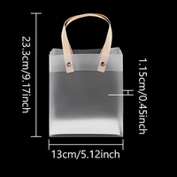 Sacs cadeaux en plastique transparent givré personnalisé avec poignées sac en plastique pliable réutilisable en PVC pour sacs-cadeaux de Noël