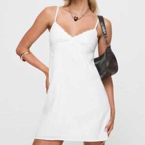 Nueva Colección de Diseños Personalizados, Vestido Sexy y Lindo para Mujer, Vestido Informal con Tirantes Finos y Cuello en V, Vestido Corto Plisado Estilo Y2K - Product Image 1