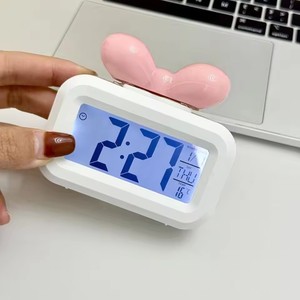 Dễ thương Bowknot LED kỹ thuật số Đồng Hồ Nhiệt Độ phát hiện mini đồng hồ báo thức với ánh sáng ban đêm món quà Máy tính để bàn đồng hồ cạnh giường ngủ trang trí - Product Image 5