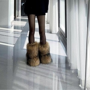 Pompones Personalizados 100% Hechos a Mano con Piel de Zorro Auténtica para Forro de Cuero Genuino, Sandalias de Invierno, Primavera y Verano - Product Image 1