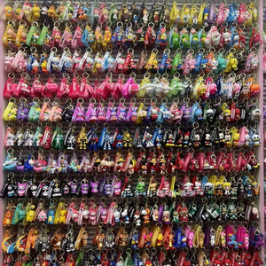 Llavero de PVC con diseño de dragón, One Piece, Marvel, Pokémon, dibujos animados, impresión UV, forma 3D, impermeable, venta al por mayor, 2000 diseños - Product Image 2