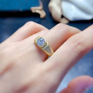 แหวนเงินแท้ 925 ประดับโมอิสซาไนต์ 1 กะรัต 2 กะรัต ชุบทอง ทรงกลมคลาสสิก ปรับขนาดได้ สำหรับผู้ชาย ชุบโรเดียม แหวนแต่งงาน แหวนงานเลี้ยง - Product Image 3