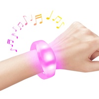 Bracelet lumineux sans fil à commande vocale, en silicone LED, pour fête de remise de diplôme, personnalisable pour adultes, activé par le son, 7 couleurs