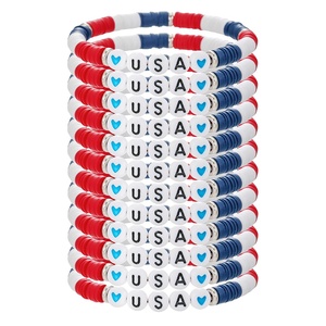 Pulsera de Cuentas de Arcilla Suave con Forma de Corazón, Temática de Fútbol Europeo Americano 2026, Colorida y Popular, 12 Piezas/Juego para Mujer - Product Image 5