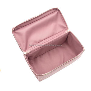 Bolsa <span class=keywords><strong>de</strong></span> maquillaje <span class=keywords><strong>de</strong></span> viaje <span class=keywords><strong>de</strong></span> terciopelo portátil <span class=keywords><strong>de</strong></span> diseño personalizado con estuche <span class=keywords><strong>de</strong></span> maquillaje esponjoso con asa - Product Image 3