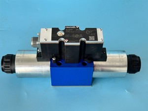 R900710530 Distributeur directionnel proportionnel hydraulique 4WRAE10W60-2X/G24K31/F1V 315 PSI 75 GPM - Product Image 5