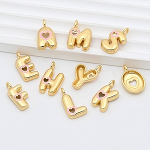 HD542 Ciondolo a Cuore Rosa con Lettere a Bolla Trendy, 26 Lettere, Charm a Cuore in Smalto Oro 18K, Ciondolo <span class=keywords><strong>per</strong></span> Collana con Nome da Donna, Gioielli - Product Image 1