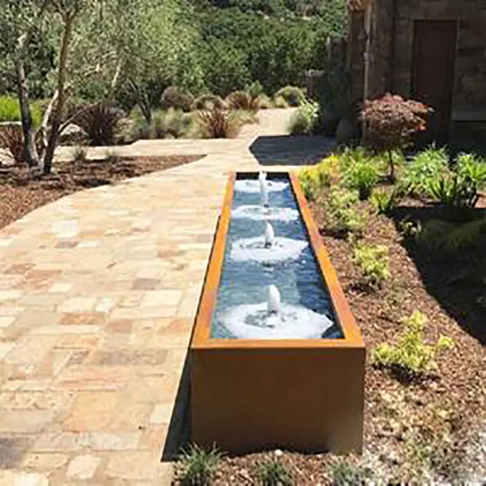 Le cascate d'acqua in acciaio corten per esterni di vendita calda 2023 contengono una fontana d'acqua per il giardino di casa