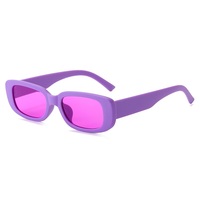 Vente en gros bon marché Lunettes de soleil carrées à monture classique à la mode Options de couleur pour femmes Transparent Jaune Gris Thé PC à monture en verre