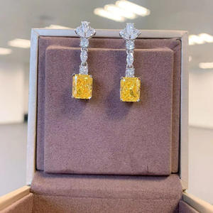 Pendientes de Diamantes Internacionales con Corte Esmeralda Amarillo, Oro Blanco, Certificación GIA, Joyería de Boda, Estilo Clásico para Mujer - Product Image 4