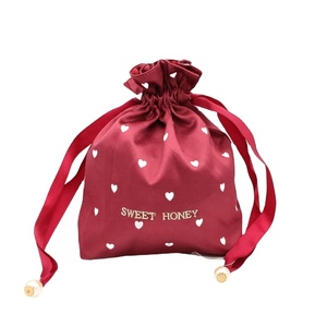 Bolsa de Regalo Navideña de Satén Rojo Suave con Logotipo Personalizado, Bolsa con Cordón para Pelucas, Paquetes de Cabello, Bolsos, Bufandas, Almohadas - Product Image 1