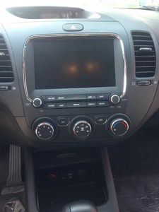 Accesorios Originales, Panel Decorativo Negro con Reloj Electrónico en el Tablero Central del Automóvil Kia K3/K3S 2011-2018 - Product Image 3