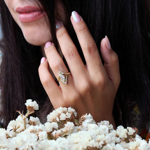 Anillo geométrico marquesa para mujer, de lujo ligero, a la moda, para compromiso, con brillo, accesorio de joyería llamativo - Product Image 3
