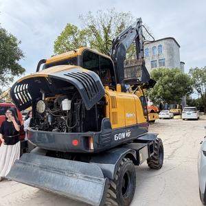 Miniexcavadora Hidráulica de Ruedas HYUNDAI 60WVS de 6 Toneladas, Usada, Original, de Alta Calidad y con Pocas Horas de Uso, Precio de Fabricante - Product Image 4