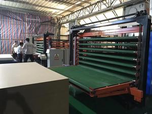 Automatische Sperrholz-Heiß <span class=keywords><strong>press</strong></span> maschine für Film-und Papier laminate Holzwerk stoff maschinen - Product Image 5