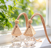 Bouteille de parfum de voiture en verre carrée vide de 8 ml de haute qualité, livraison rapide, vente en gros, diffuseur suspendu en bois