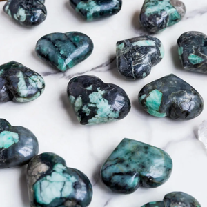 Pierres de palmier en émeraude naturelle roulée pour la guérison et l'énergie spirituelle, pour la sécurité - Product Image 3