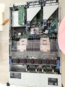 P24845-B21 P24844-B21 P24846-B21 P24847-B21 P24848-B21 P24849-B21 P24850-B21For serveur HPE ProLiant DL380 Gen10 - Product Image 3