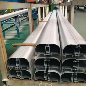 Usine en aluminium profil verrière/profil en aluminium D'OEM pour garde-corps en verre caniveau bas fabricant