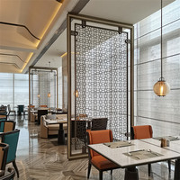Panneau mural décoratif en acier inoxydable pour projet de travail métallique de restaurant personnalisé, séparateur de pièce
