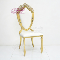Fabrication en gros de chaises de mariage empilables en métal en cuir blanc en acier inoxydable doré de luxe pour les événements de fête des mariés