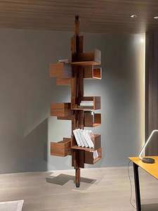 Estantería de madera maciza de lujo ligera de diseñador italiano estantería ajustable de nogal minimalista característica giratoria para sala de estar dormitorio - Product Image 3