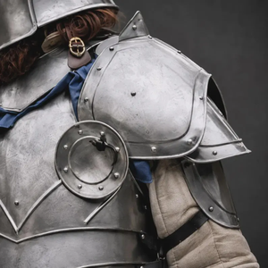 Armure Complète Traditionnelle de Chevalier Médiéval en Acier, Calibre 18, Bouclier en Bois Fait Main, Réplique Historique pour Reconstitutions - Product Image 6