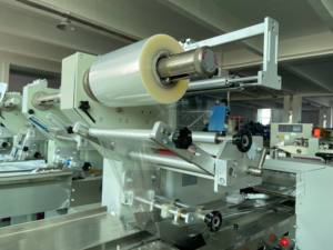 Machine d'emballage automatique horizontale pour cuillères et fourchettes en plastique avec le <span class=keywords><strong>meilleur</strong></span> prix - Product Image 6