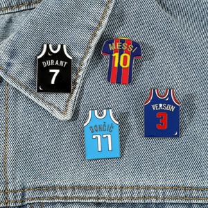 2026 para la serie broche de fútbol estrella de dibujos animados soporte de insignia de Metal para <span class=keywords><strong>ropa</strong></span> y accesorios de mochila - Product Image 5