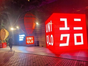 Trong nhà thiết kế sáng tạo kỹ thuật số biển <span class=keywords><strong>LED</strong></span> cố định màn hình uốn cong Mall trong nhà vuông cột trang trí <span class=keywords><strong>LED</strong></span> hiển thị bảng điều chỉnh - Product Image 5