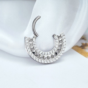 Nouveau G23 titane oreille nez PIERC Cartilage boucle d'oreille <span class=keywords><strong>Piercing</strong></span> CZ pavé côté anneaux Segment cerceaux Clicke <span class=keywords><strong>Tragus</strong></span> anneau bijoux à la mode - Product Image 2