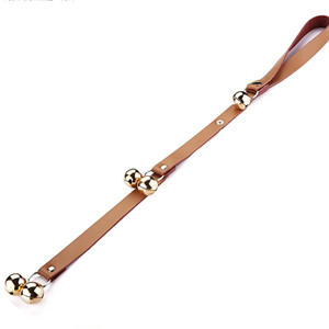 Campanas de cobre de longitud ajustable con cuero marrón, timbres de perro de cuero para Pomo de puerta Ideal para entrenamiento de orinal y señales al aire libre - Product Image 1